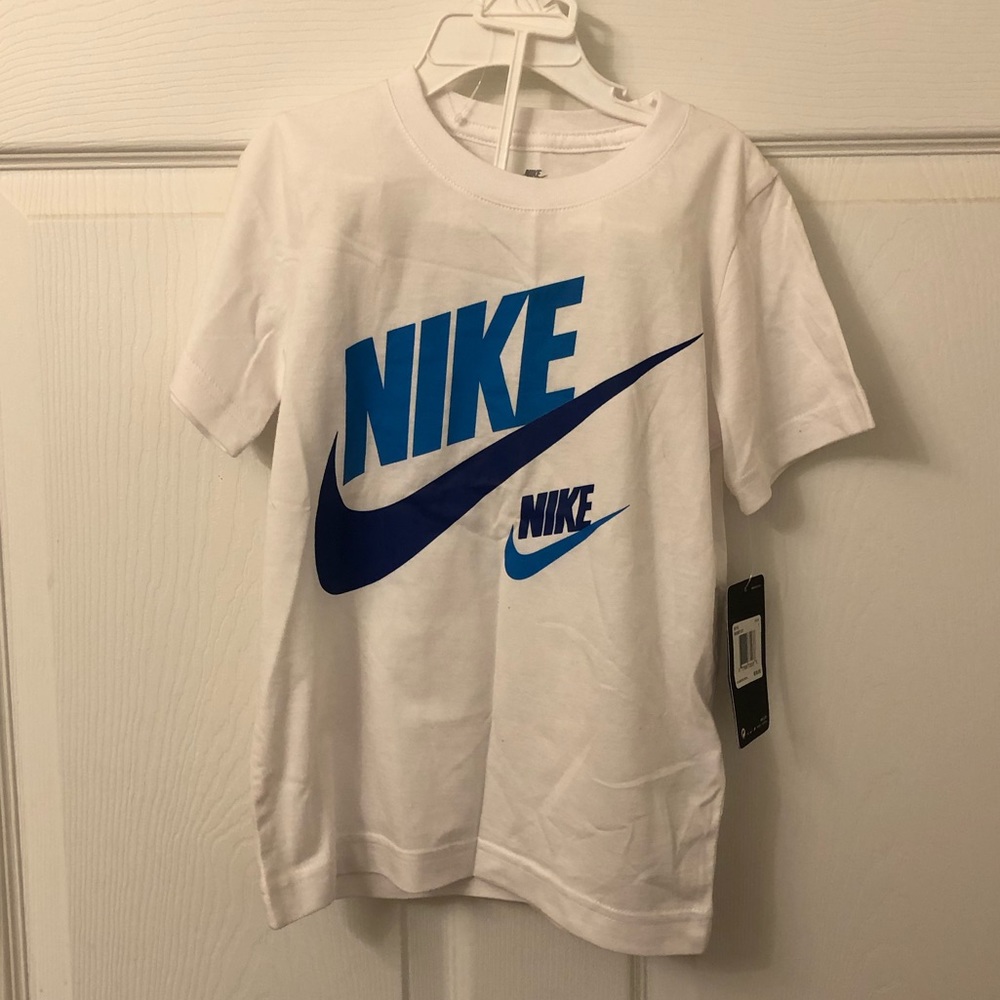 NWT Nike t-shirt
